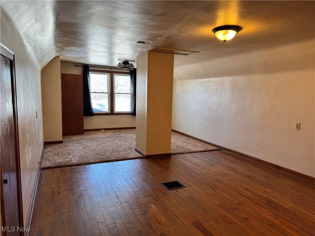 341 6th Street NE, Barberton, OH 44203