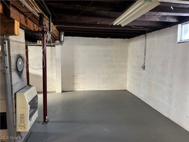 341 6th Street NE, Barberton, OH 44203