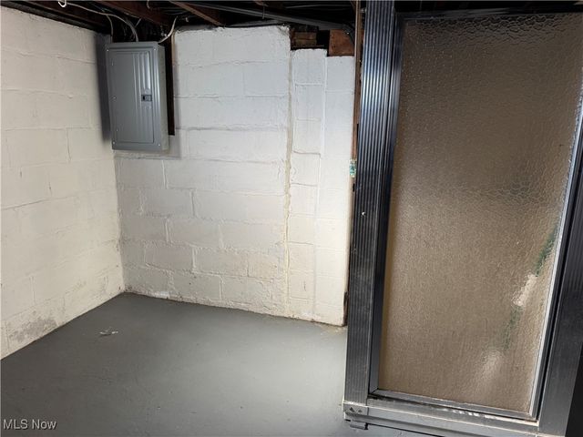 341 6th Street NE, Barberton, OH 44203