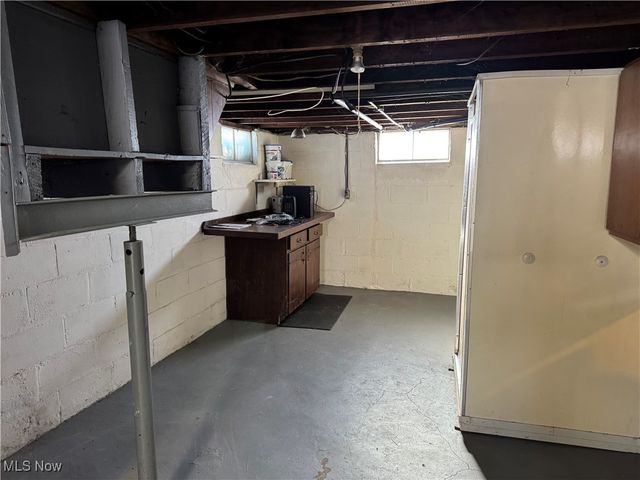 341 6th Street NE, Barberton, OH 44203