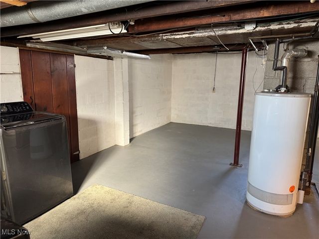 341 6th Street NE, Barberton, OH 44203