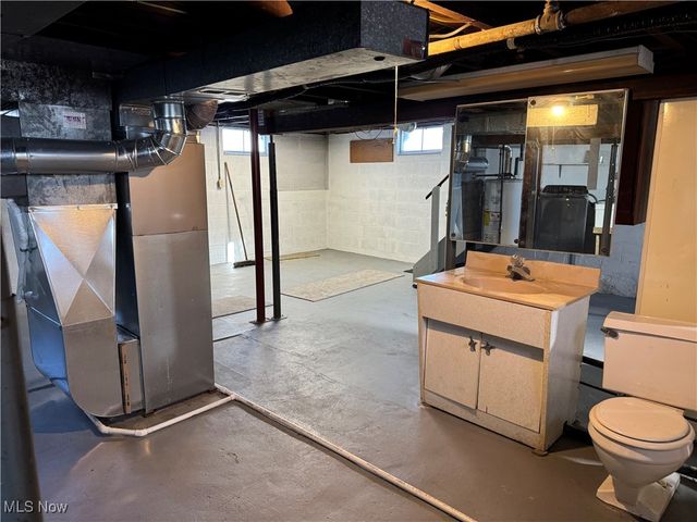 341 6th Street NE, Barberton, OH 44203