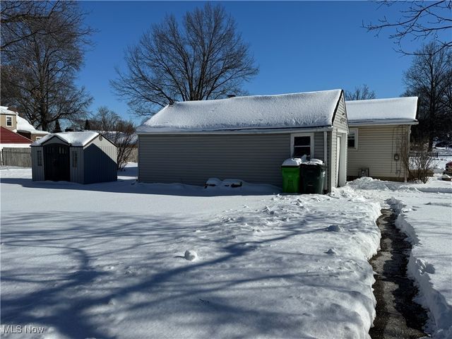 341 6th Street NE, Barberton, OH 44203