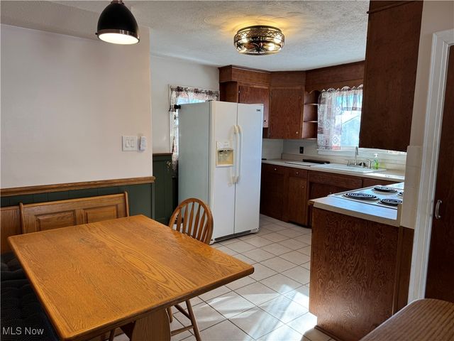 341 6th Street NE, Barberton, OH 44203