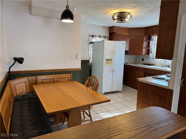 341 6th Street NE, Barberton, OH 44203