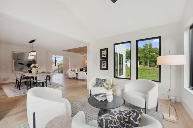 5250 Polaris Lane, Plymouth, MN 55446