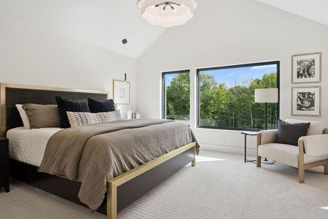 5250 Polaris Lane, Plymouth, MN 55446