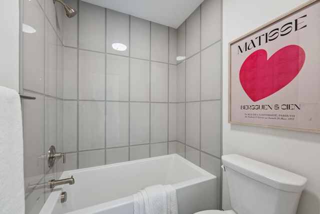 5250 Polaris Lane, Plymouth, MN 55446