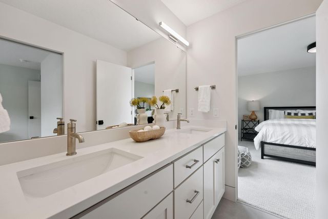 5250 Polaris Lane, Plymouth, MN 55446