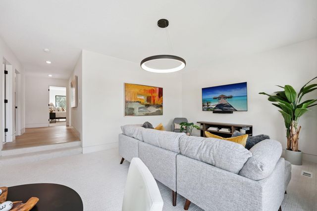 5250 Polaris Lane, Plymouth, MN 55446