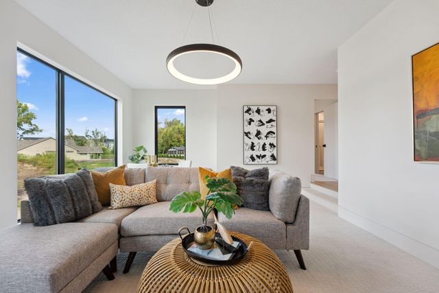 5250 Polaris Lane, Plymouth, MN 55446