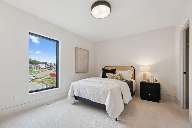 5250 Polaris Lane, Plymouth, MN 55446