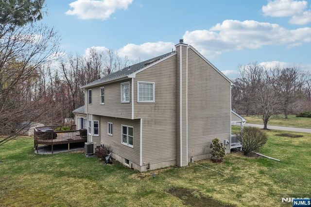 23 Northfield Drive, Sussex, NJ 07461