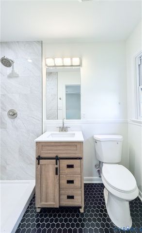 401 Comstock Dr, Midlothian, VA 23236