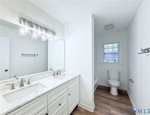 401 Comstock Dr, Midlothian, VA 23236