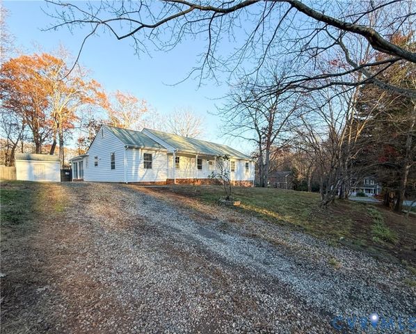 401 Comstock Dr, Midlothian, VA 23236