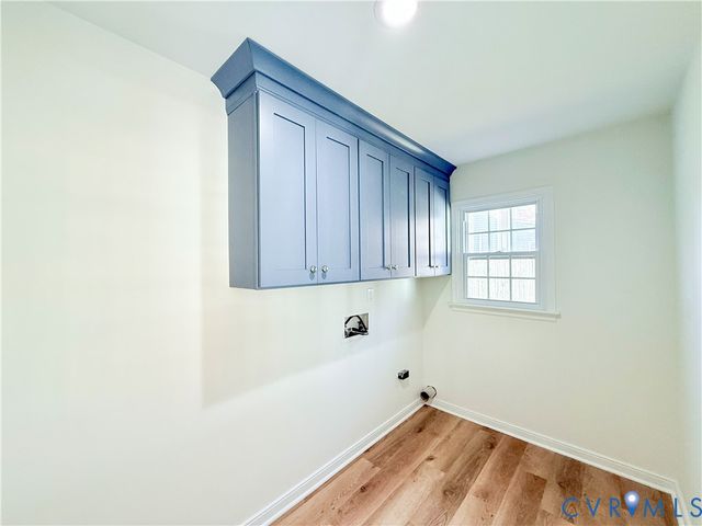 401 Comstock Dr, Midlothian, VA 23236