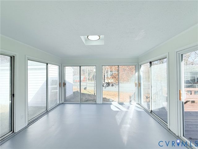 401 Comstock Dr, Midlothian, VA 23236