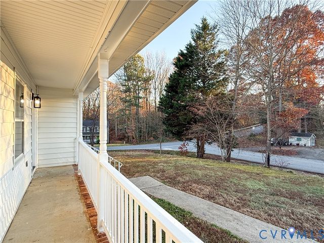 401 Comstock Dr, Midlothian, VA 23236