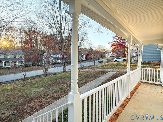 401 Comstock Dr, Midlothian, VA 23236