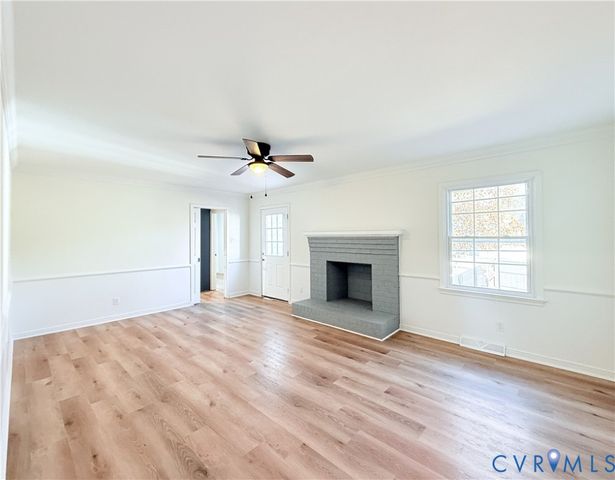 401 Comstock Dr, Midlothian, VA 23236
