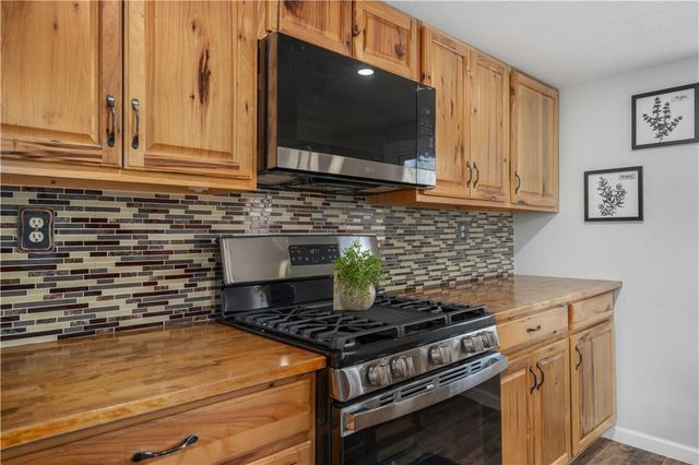 6606 E 103rd Street, Kansas City, MO 64138