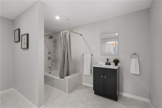 6606 E 103rd Street, Kansas City, MO 64138