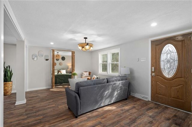 6606 E 103rd Street, Kansas City, MO 64138