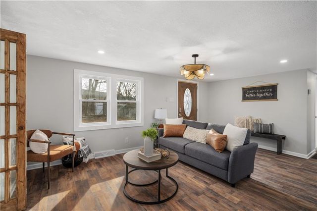 6606 E 103rd Street, Kansas City, MO 64138