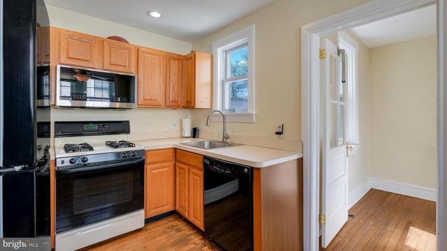 411 W 10TH AVE, Conshohocken, PA 19428