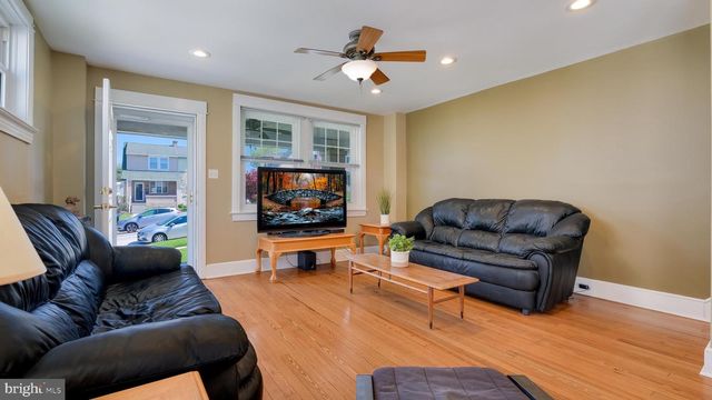 411 W 10TH AVE, Conshohocken, PA 19428