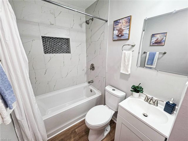 218 Pine Grove AVE, Hampton, VA 23669
