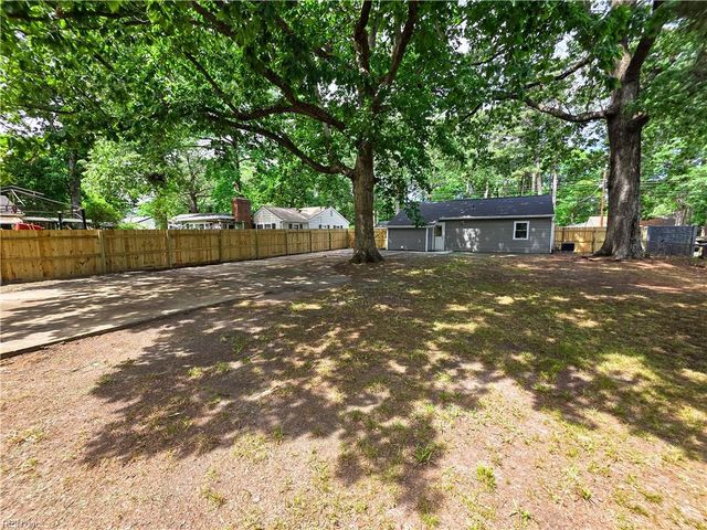 218 Pine Grove AVE, Hampton, VA 23669