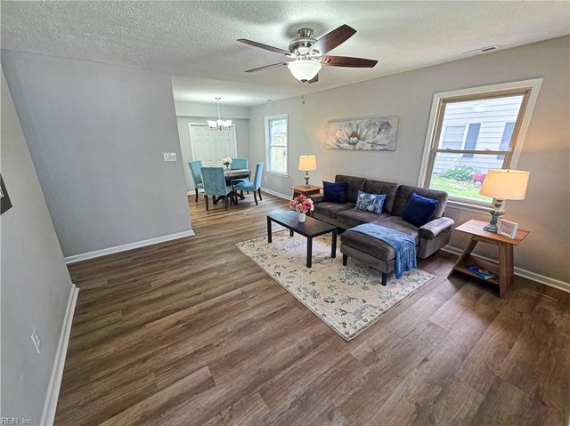 218 Pine Grove AVE, Hampton, VA 23669