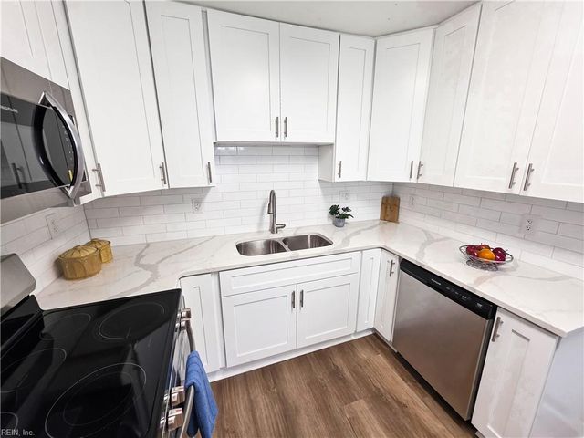 218 Pine Grove AVE, Hampton, VA 23669