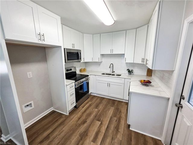 218 Pine Grove AVE, Hampton, VA 23669