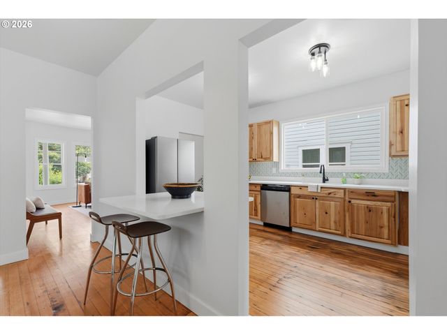 546 Ne STANTON St, Portland, OR 97212