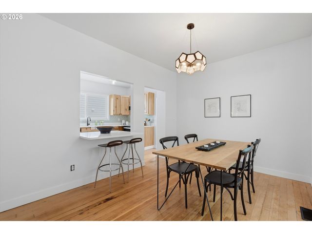 546 Ne STANTON St, Portland, OR 97212