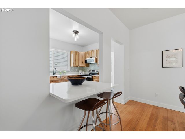 546 Ne STANTON St, Portland, OR 97212