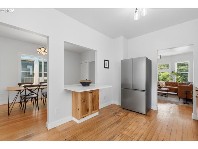 546 Ne STANTON St, Portland, OR 97212