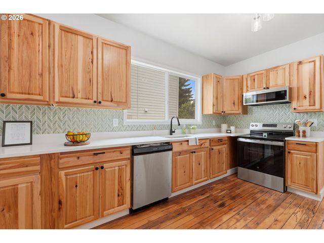 546 Ne STANTON St, Portland, OR 97212