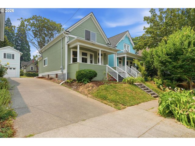 546 Ne STANTON St, Portland, OR 97212