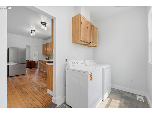 546 Ne STANTON St, Portland, OR 97212