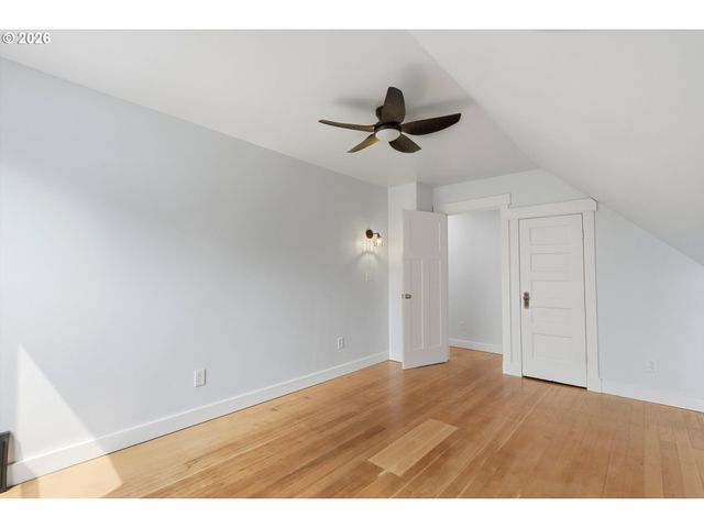 546 Ne STANTON St, Portland, OR 97212