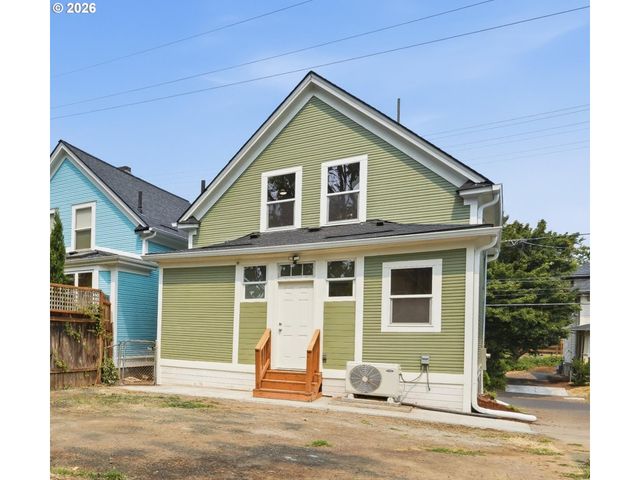 546 Ne STANTON St, Portland, OR 97212