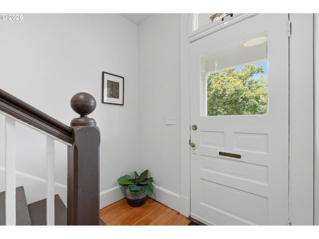 546 Ne STANTON St, Portland, OR 97212