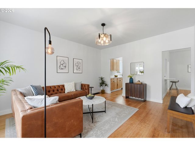 546 Ne STANTON St, Portland, OR 97212