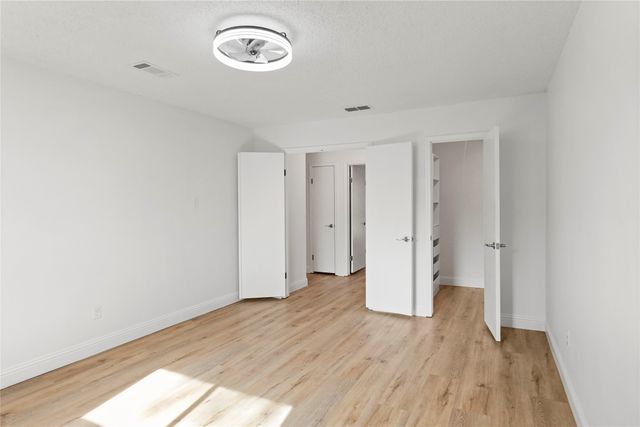 10129 Buffalo Grove Road, Fort Worth, TX 76108