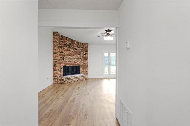 10129 Buffalo Grove Road, Fort Worth, TX 76108