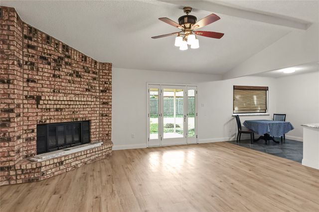 10129 Buffalo Grove Road, Fort Worth, TX 76108